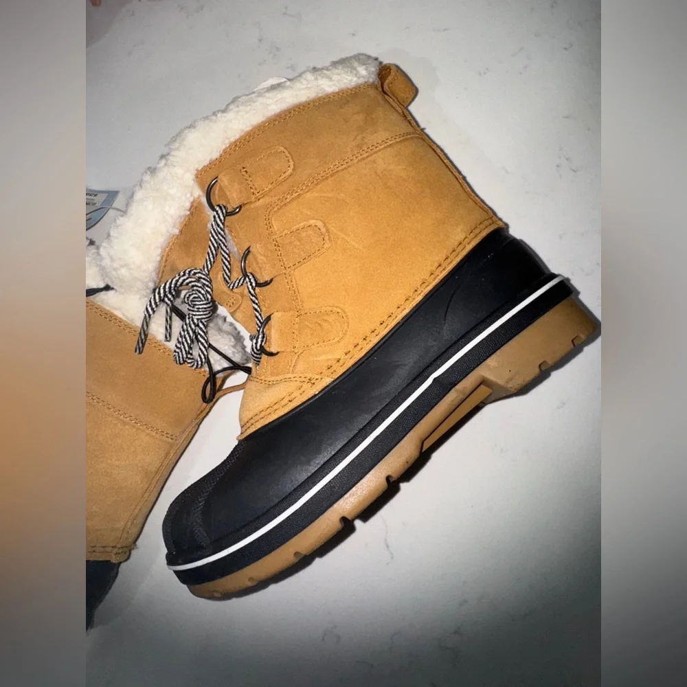 Cat & Jack Tan and Black Kids Boots